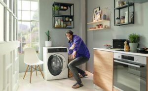 Mașini de spălat cu funcție de abur – Avantaje pentru haine, igienă și confort în utilizarea zilnică